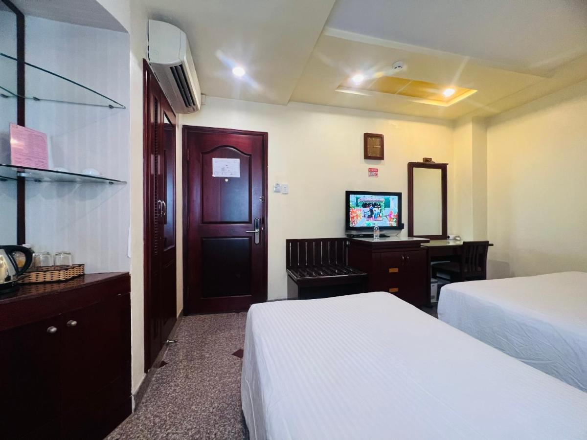 Lucasta Saigon Hotel Хошимин Екстериор снимка