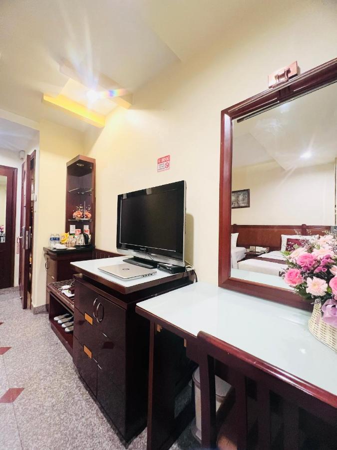Lucasta Saigon Hotel Хошимин Екстериор снимка