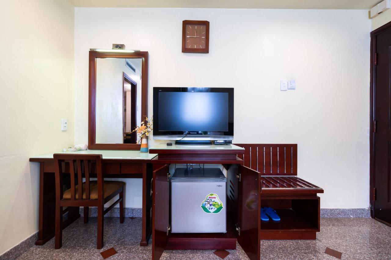 Lucasta Saigon Hotel Хошимин Екстериор снимка