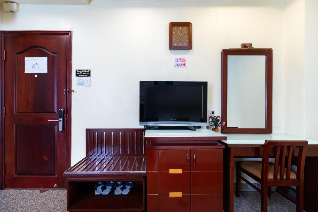 Lucasta Saigon Hotel Хошимин Екстериор снимка