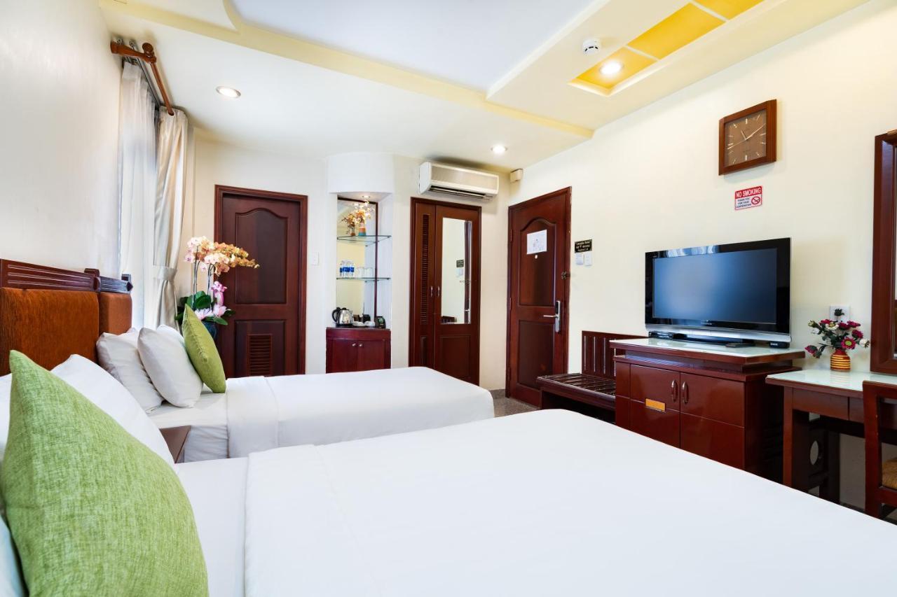 Lucasta Saigon Hotel Хошимин Екстериор снимка