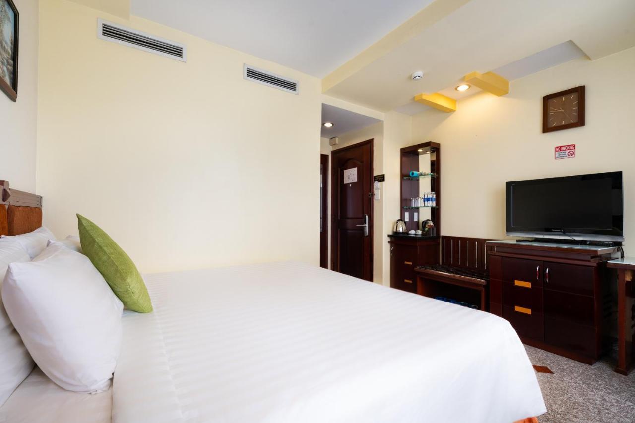 Lucasta Saigon Hotel Хошимин Екстериор снимка