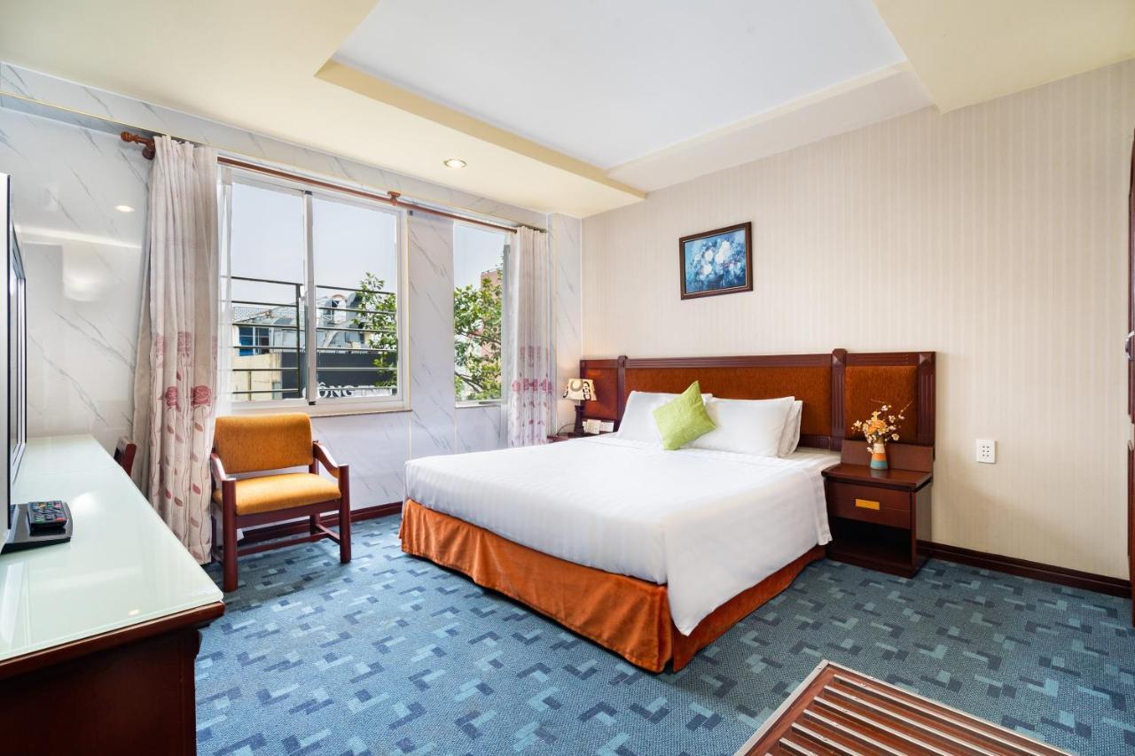 Lucasta Saigon Hotel Хошимин Екстериор снимка