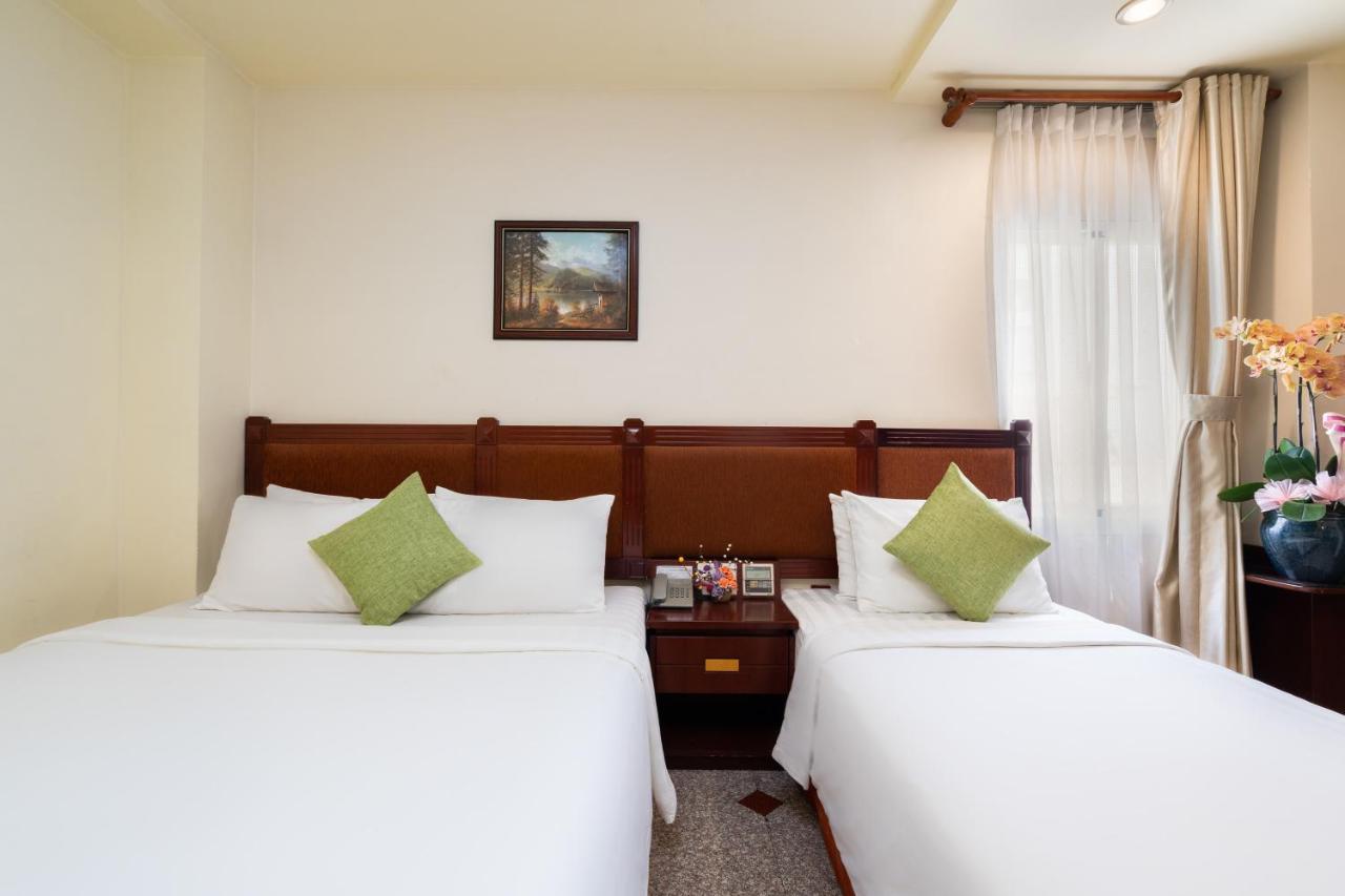Lucasta Saigon Hotel Хошимин Екстериор снимка
