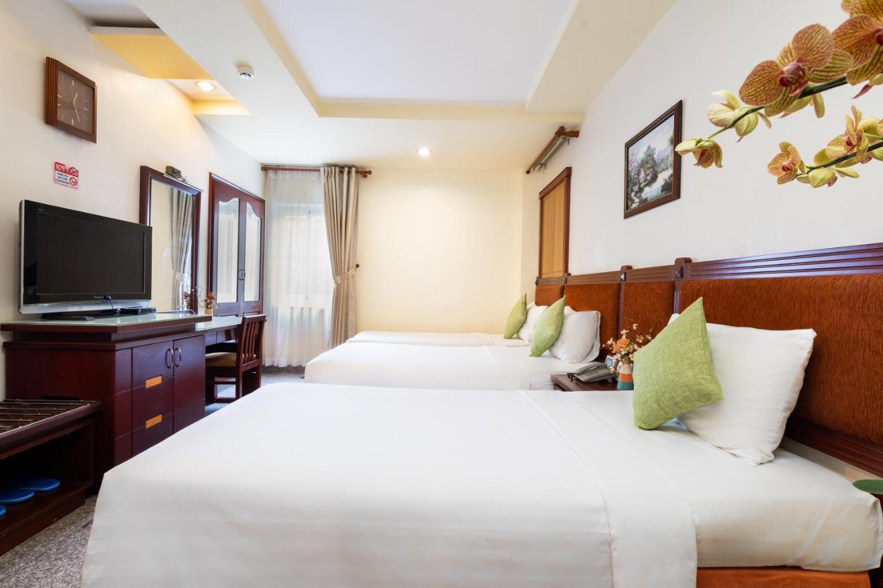 Lucasta Saigon Hotel Хошимин Екстериор снимка
