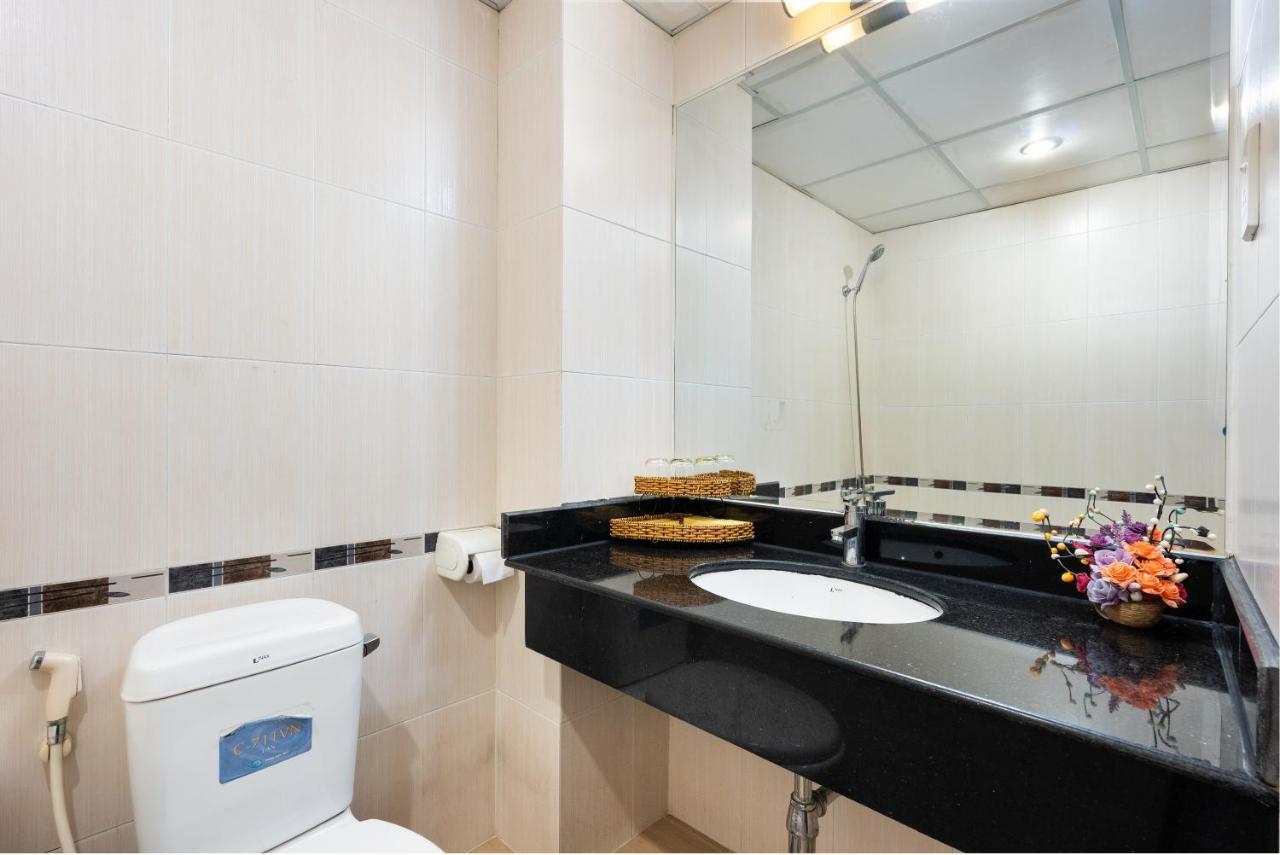 Lucasta Saigon Hotel Хошимин Екстериор снимка