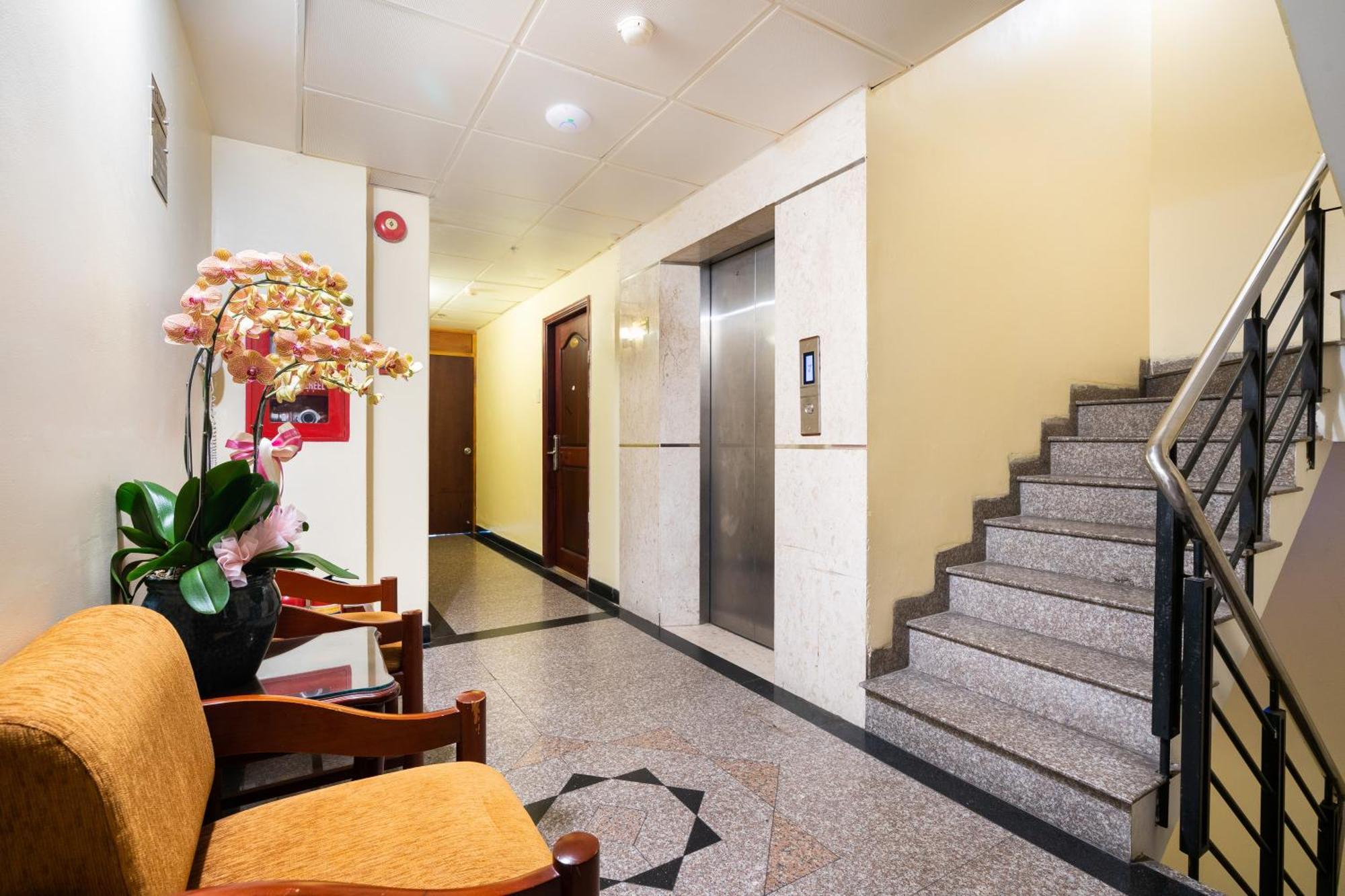 Lucasta Saigon Hotel Хошимин Екстериор снимка