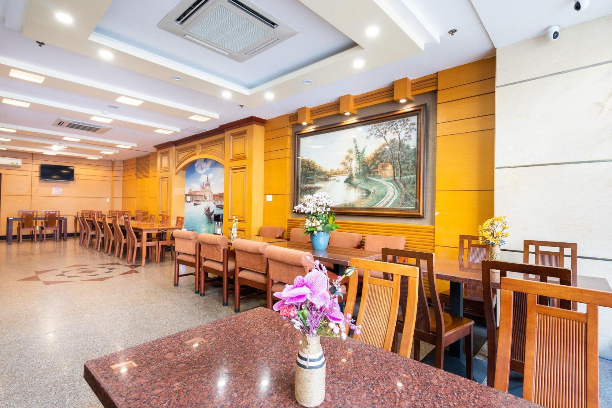 Lucasta Saigon Hotel Хошимин Екстериор снимка